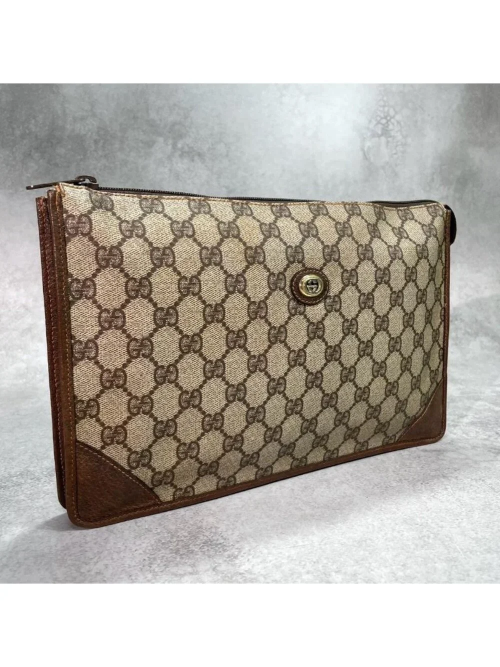 Gucci GG Clutch Brown Leather Logo Gold